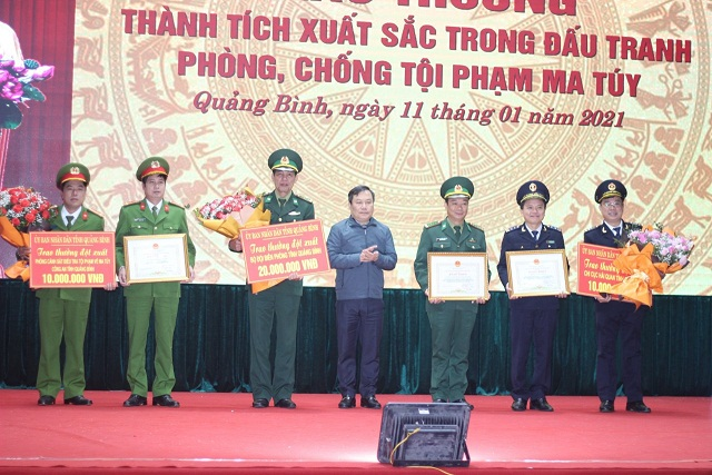 Trao thưởng cho Bộ đội biên phòng Quảng Bình thực hiện thành công Chuyên án QB920